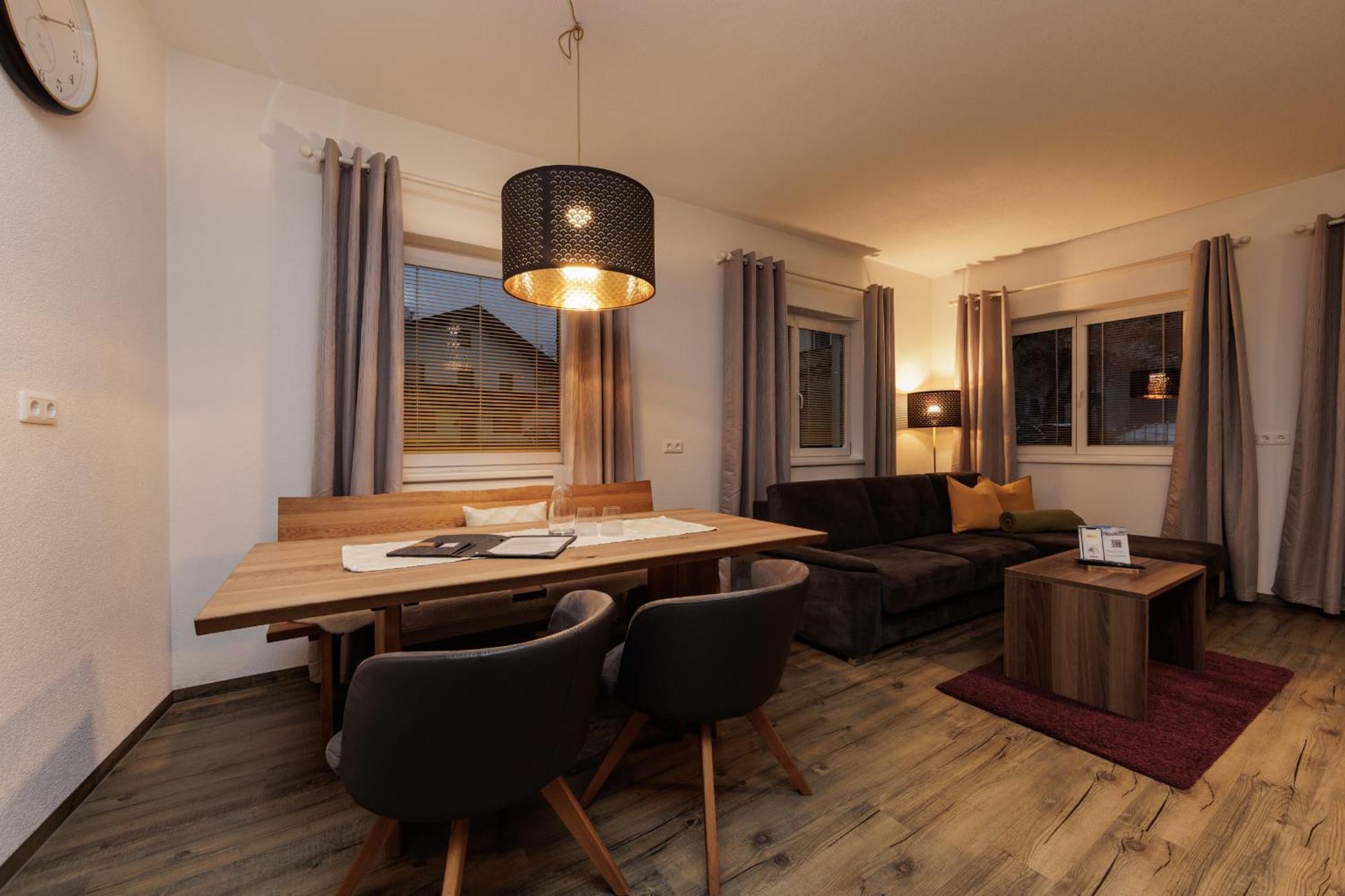 Apartmenthaus Goldeck Ried im Oberinntal Exterior foto