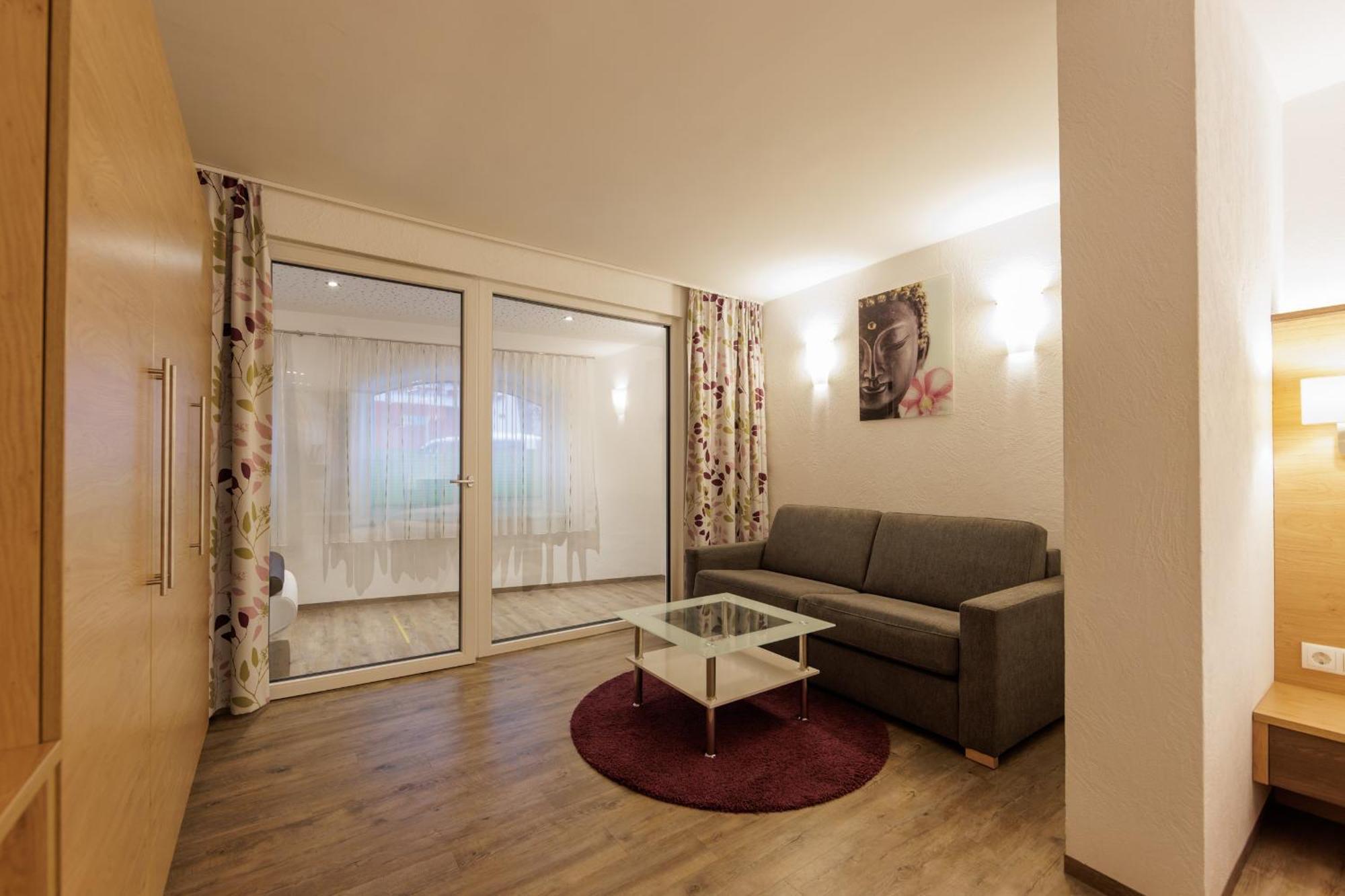 Apartmenthaus Goldeck Ried im Oberinntal Exterior foto