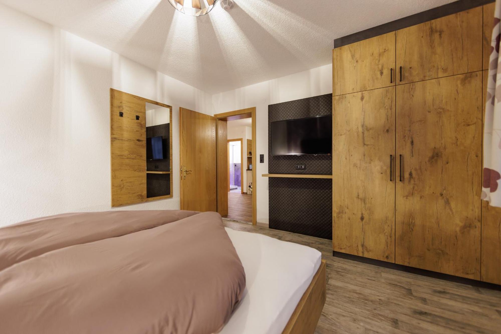 Apartmenthaus Goldeck Ried im Oberinntal Exterior foto